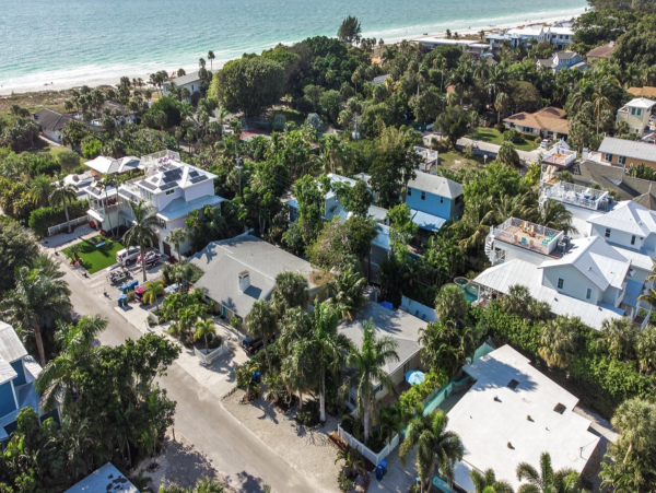 Holmes Beach Vacation Home with Pool 4 houses to beach
